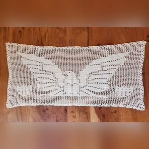 Vintage Cream Filet Crochet Lace Table Runner Placemat USA Eagle